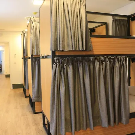 Vandrerhjem Alianca Cafe & *