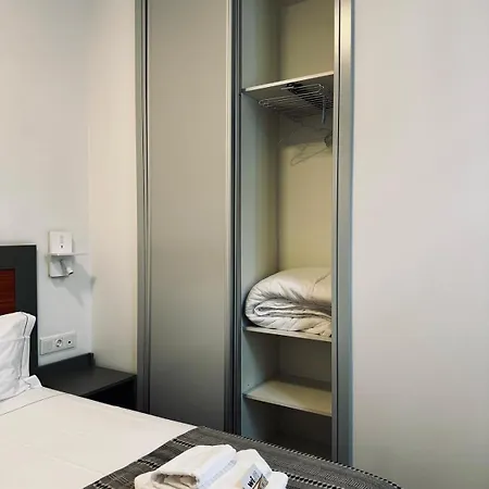 Vandrerhjem Alianca Cafe & *