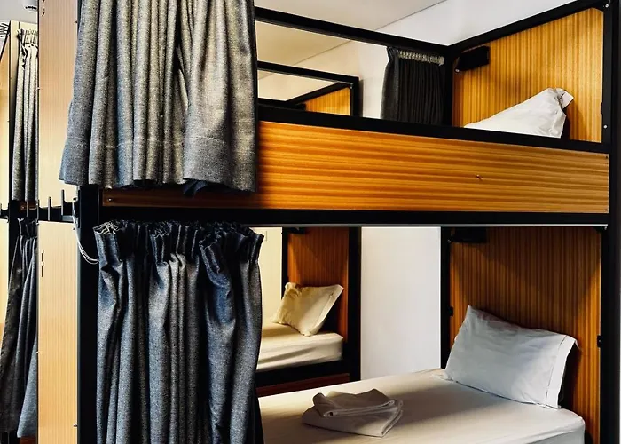 Alianca Cafe & Hostel Angra do Heroismo